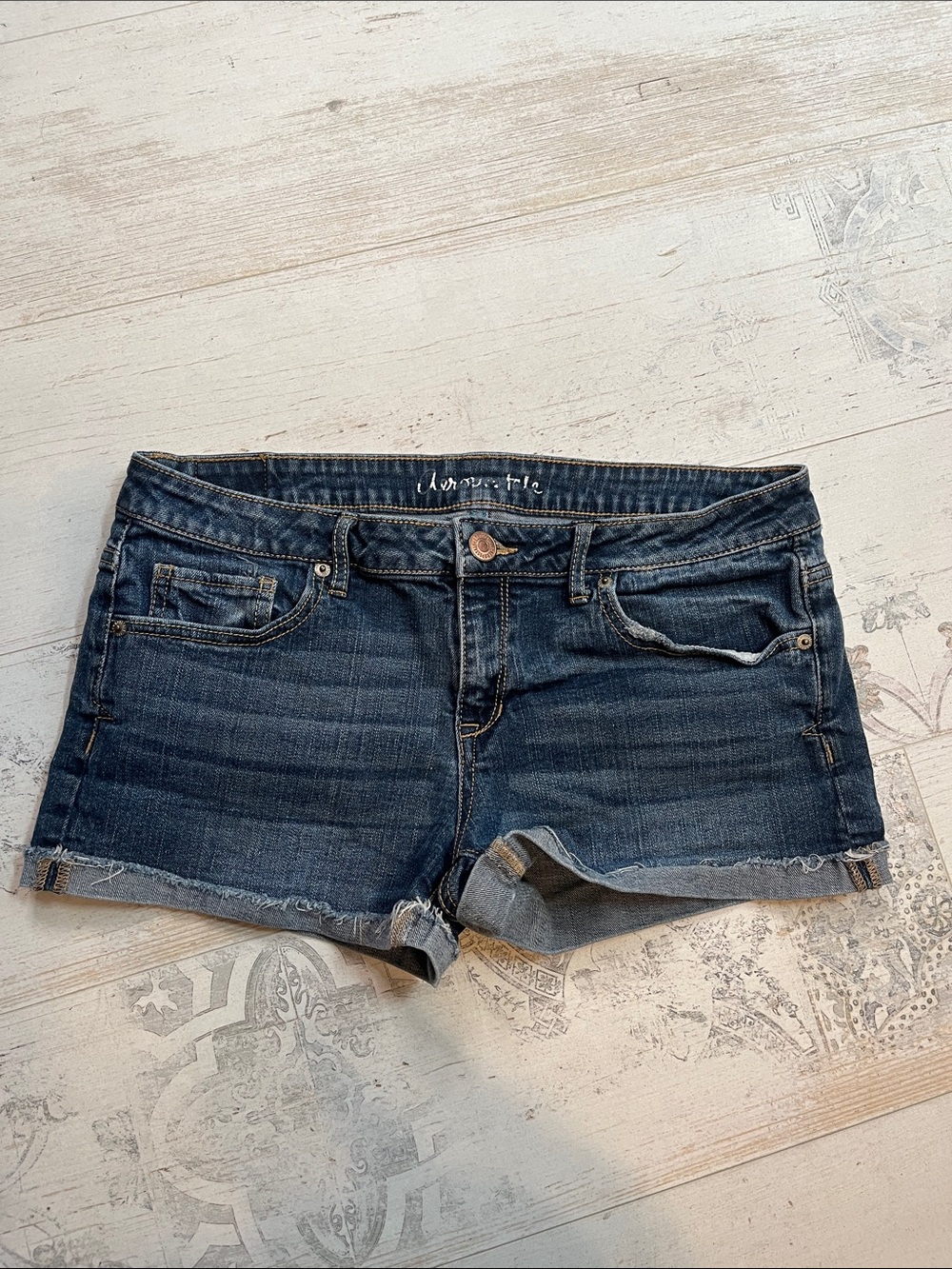 Aeropostale Medium Wash Shorty Jean Shorts Size 10
